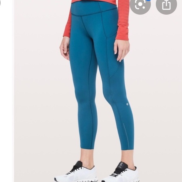 Fast and free Lululemon leggings - Picture 2 of 3